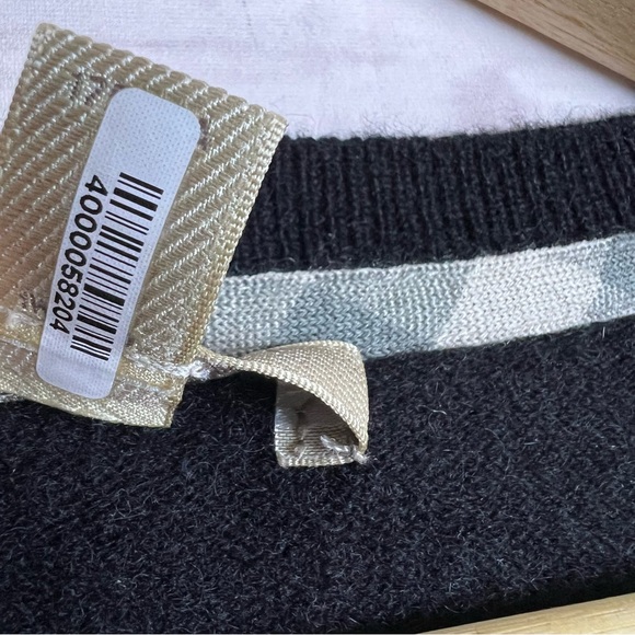 Burberry Brit Wool V-Neck Sweater Medium - Picture 4 of 6